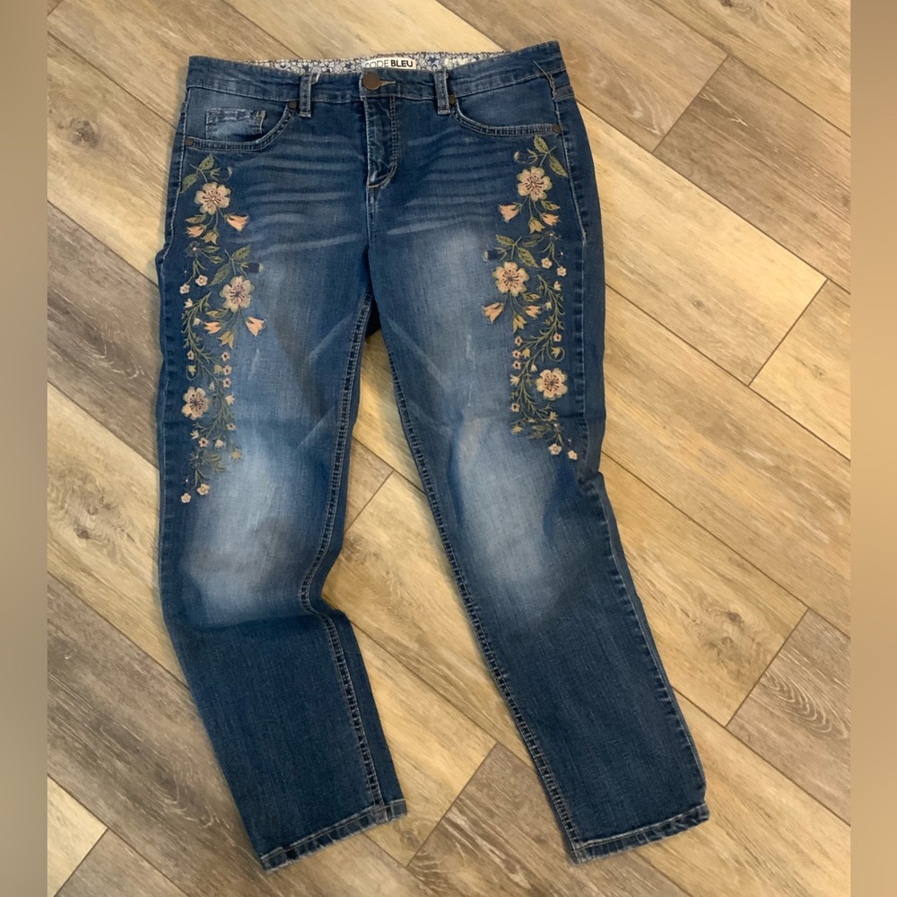 Code Bleu Medium Blue Floral Embroidered Cropped Jeans